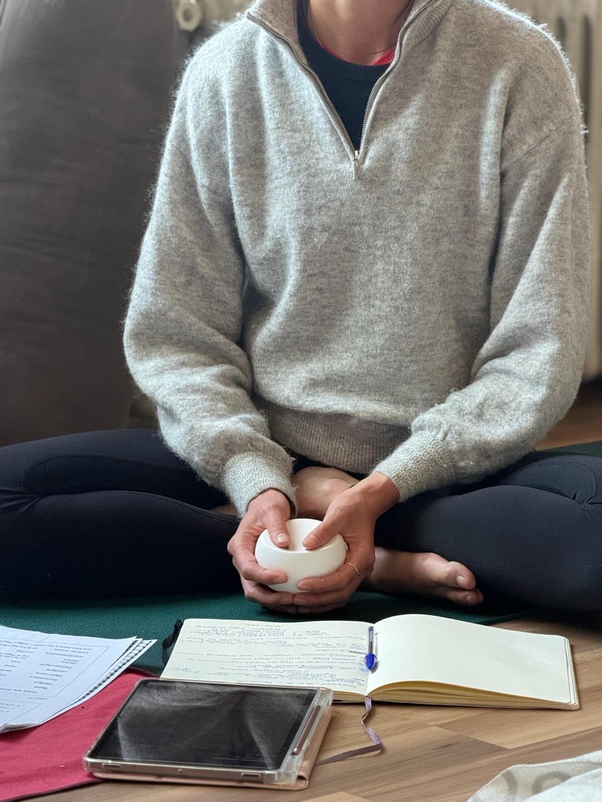 Quiet reflection and study during a course session